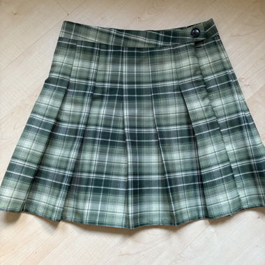 Green plaid pleated skirt