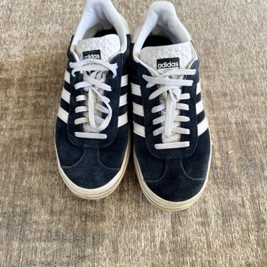 Baskets noires adidas gazelle