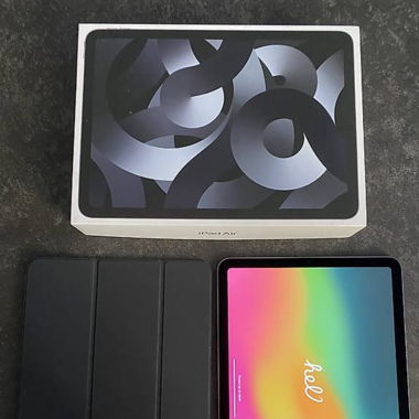 Apple iPad Air (5th Gen.) Wi-Fi, 64GB Space Gray