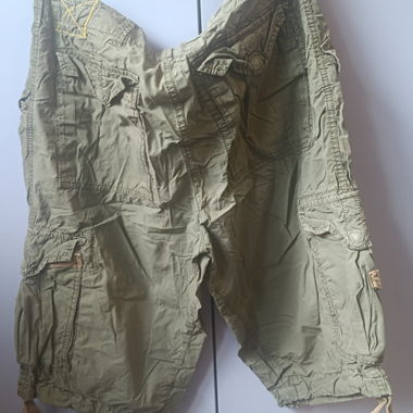 C&A Shorts Grösse 34 in Militärgrün