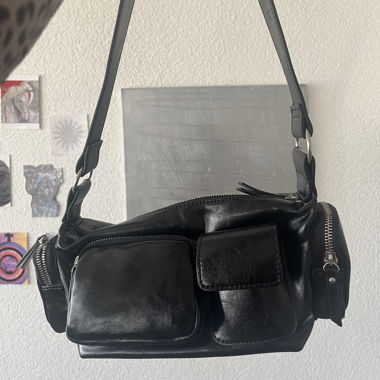 Sac épaule noir à poches multiples