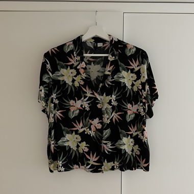 Hemdbluse mit Blumen