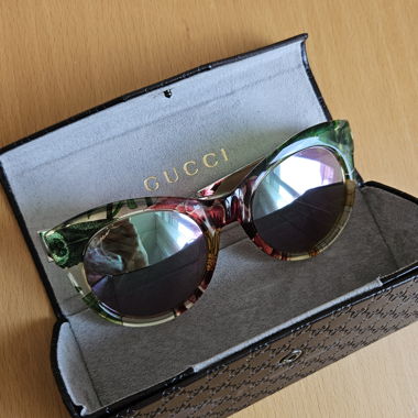 Sunglasses Gucci