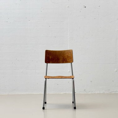 4 Chaises Classiques d'École/Atelier Teintées Foncées