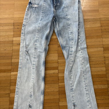 Jeans Bershka taille haute coupe droite