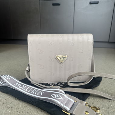 NEU Maison Mollerus Wil in Taupe Grau