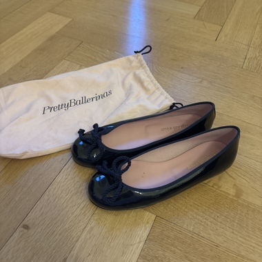 Navy Pretty ballerinas