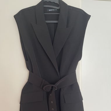 Schwarzes Blazer-Kleid 