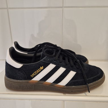 Adidas Spezial schwarze Sneaker