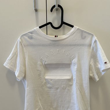 Tommy T-Shirt mit 3D Logo