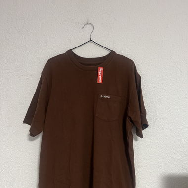 SUPREME POCKET TEE