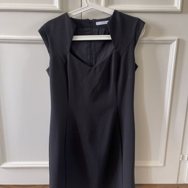 Black sleeveless dress