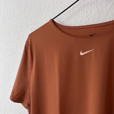 NIKE T-shirt