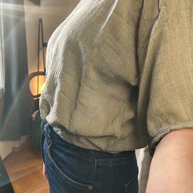 Loose linen-like blouse in sage green