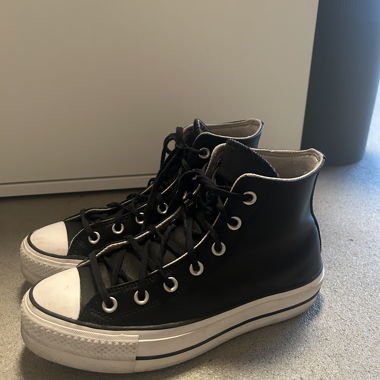 Converse in pelle