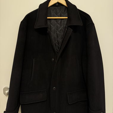 Cappotto nero imbottito da uomo