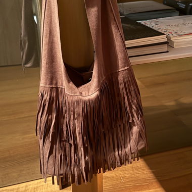 Borsa a secchiello con frange
