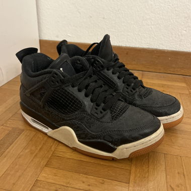 Jordan 4 Retro