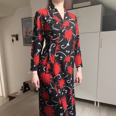 Robe longue rouge et noire 