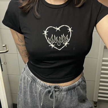 Schwarzes Croptop 