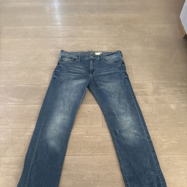 Lange blaue Hose 