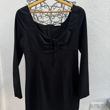 Schwarzes Kleid von Bershka
