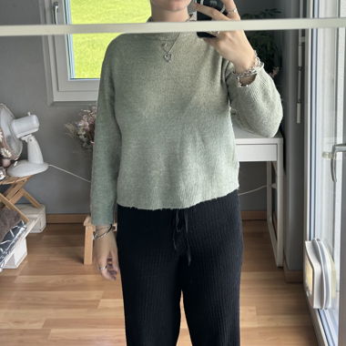 Pull tricoté gris