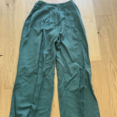 Grüne Stradivarius Hose