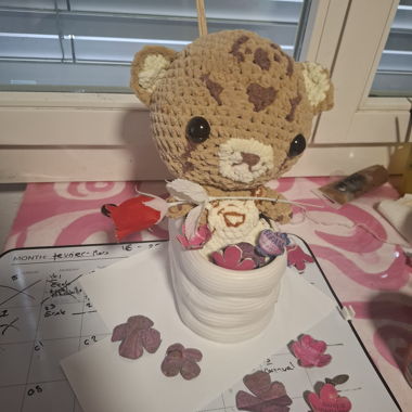 Ourson/ leopard en crochet fait mains decoratif
