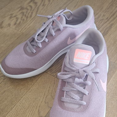 Nike Flex Experience Run 7 Gr. 37.5 *neuwertig* 