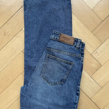Noisy May Jeans