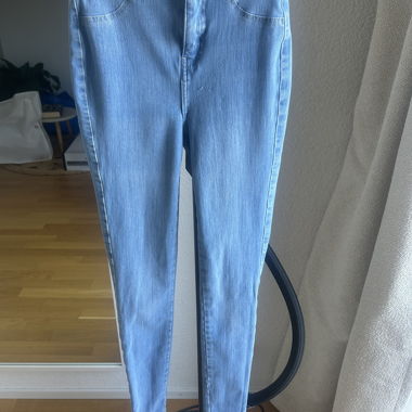 Light wash jeans