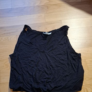 Tanktop mit Knopfdetail