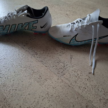 Scarpe da calcio Nike Mercurial bianche