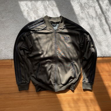 schöne adidas trainingsjacke
