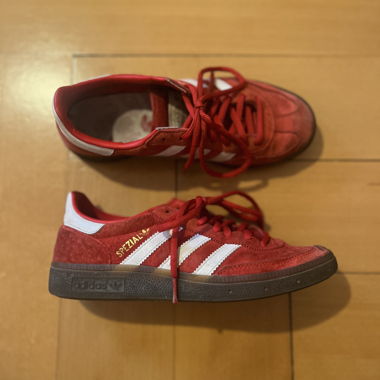 red adidas spezial