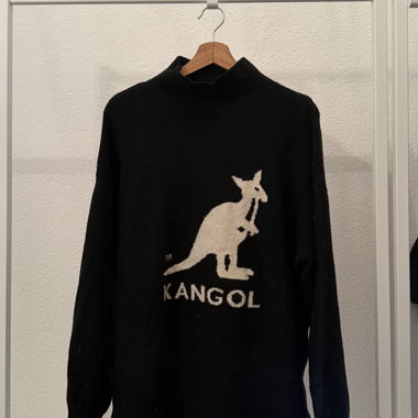 Schwarzer Kangol Pullover mit Logo
