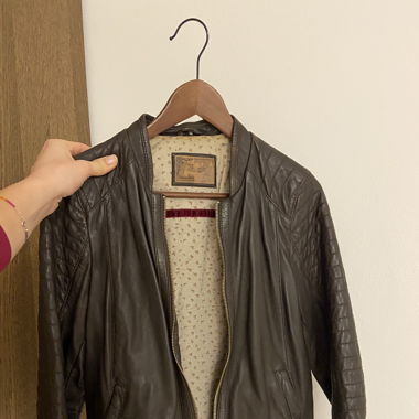Vintage leather jacket in brown 