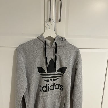 Sweat à capuche Adidas 