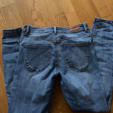 Destroyed-Look Jeans