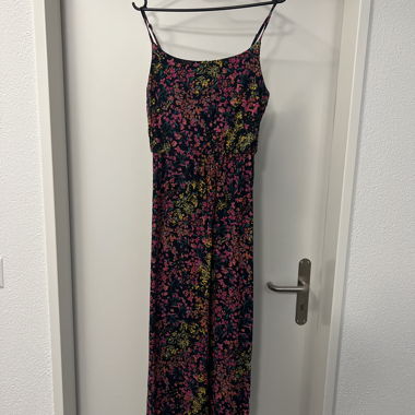 Long summer dress with special floral pattern