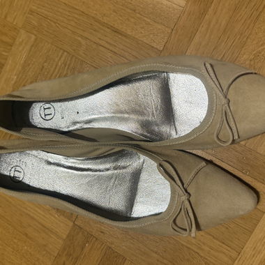 Ballerines pointues beige taille 39,