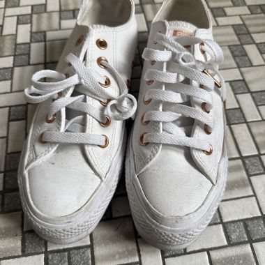 Sneaker