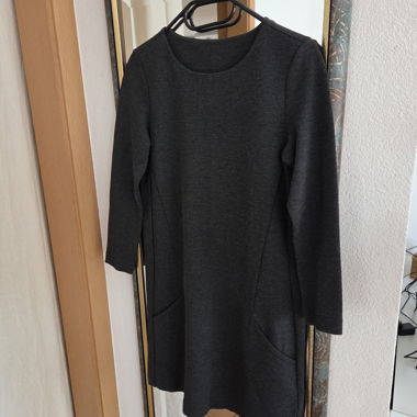Robe noire manches 3/4