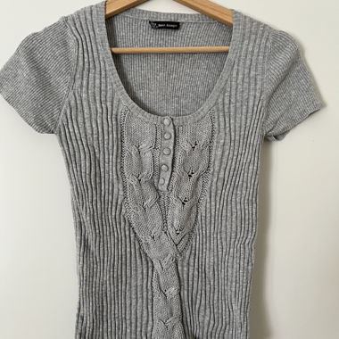 Haut en maille gris