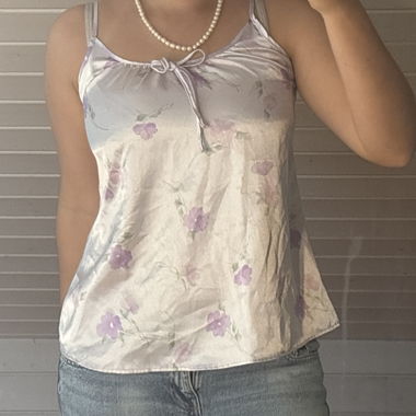 Top in raso floreale