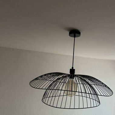 Schwarze Draht-Deckenpendelleuchte