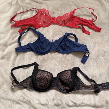 Set di reggiseni (2 x Triumph e 1 x Hunkenmöller)