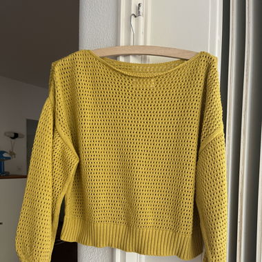 Senffarbener Pulli