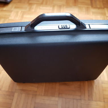 Attaché-case